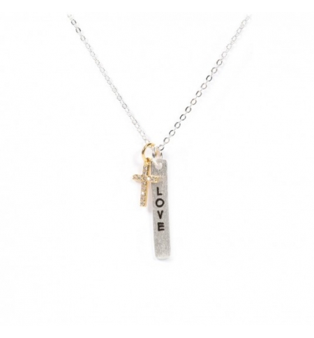 Collier avec croix dorée et plaque "Love" Collier avec croix dorée et plaque "Love"