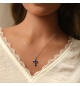 COLLIER ARGENT RHODIÉ PENDENTIF CROIX OXYDES BLEUS 38+5CM
