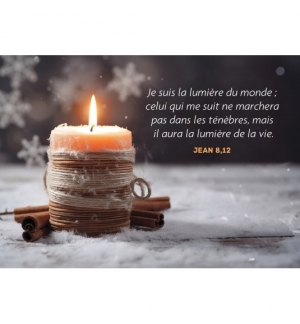 Carte Fin D'année Bougie et batons de cannelle sur la neige