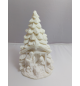 Crêche de Noël en résine blanche dans un sapin