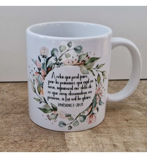 Tasse brillante couronne fleurs Ephesiens 3 : 20-21